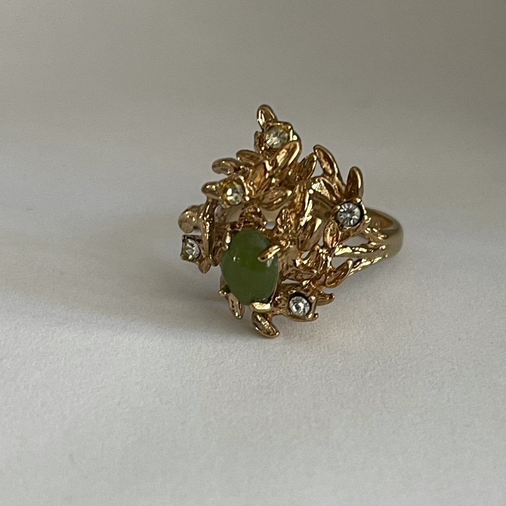 18KT HGE jade rhinestone ring - Picture 8 of 10